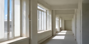 不装修物业会允许业主入住吗？