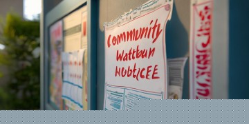 小区停水通知该由物业来发吗？