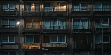 物业因业主拖欠房租断电合法吗？