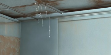 顶楼漏水到底该找物业吗？